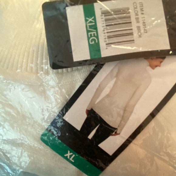 Andrew Marc Ladies Turtle Neck/Birch - Picture 6 of 6